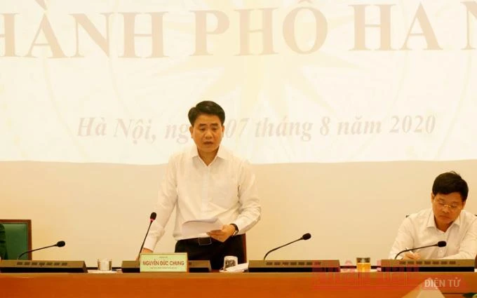 Chủ tịch UBND thành phố Hà Nội Nguyễn Đức Chung báo cáo tại cuộc họp trực tuyến (ẢNH: MINH NGỌC)