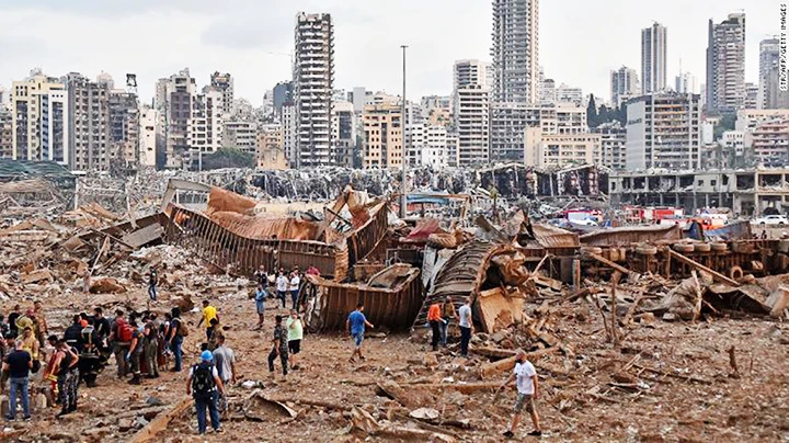 Vụ nổ gây thiệt hại nặng nề tại Thủ đô Beirut của Lebanon. Ảnh: CNN