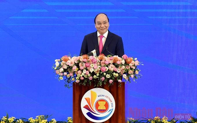 Thủ tướng Nguyễn Xuân Phúc, Chủ tịch ASEAN 2020, phát biểu khai mạc Phiên toàn thể Hội nghị Cấp cao ASEAN lần thứ 36 (Ảnh Trần Hải).
