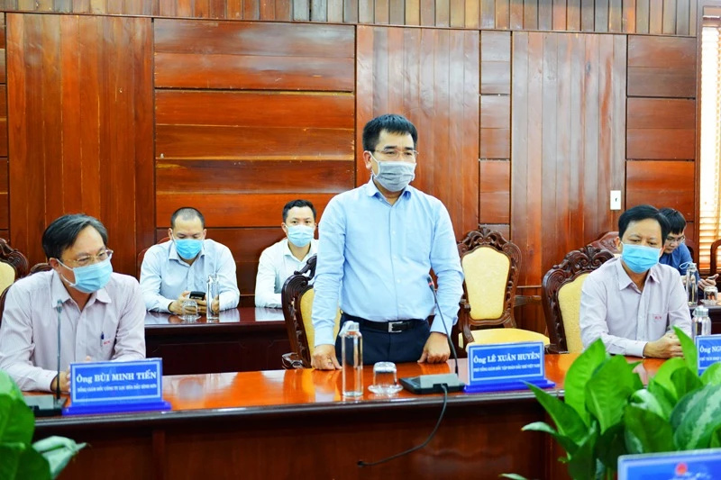 Phó Tổng Giám đốc PVN Lê Xuân Huyên phát biểu tại buổi làm việc.