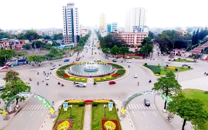 Thành phố Thái Nguyên, tỉnh Thái Nguyên phát triển đô thị theo hướng bền vững, xanh, sạch, đẹp. Trong ảnh: Khu vực trung tâm thành phố Thái Nguyên. Ảnh: ĐỨC NAM