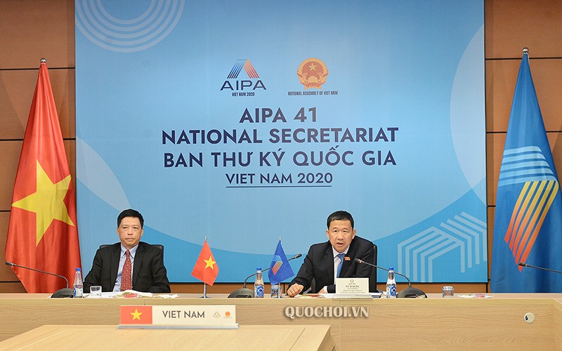 Phó Chủ nhiệm Ủy ban Đối ngoại, Trưởng Ban Thư ký Quốc gia AIPA 41 Vũ Hải Hà phát biểu tại phiên họp.