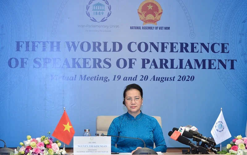 Chủ tịch Quốc hội Nguyễn Thị Kim Ngân phát biểu tại phiên thảo luận. (Ảnh: HOÀNG QUỲNH)