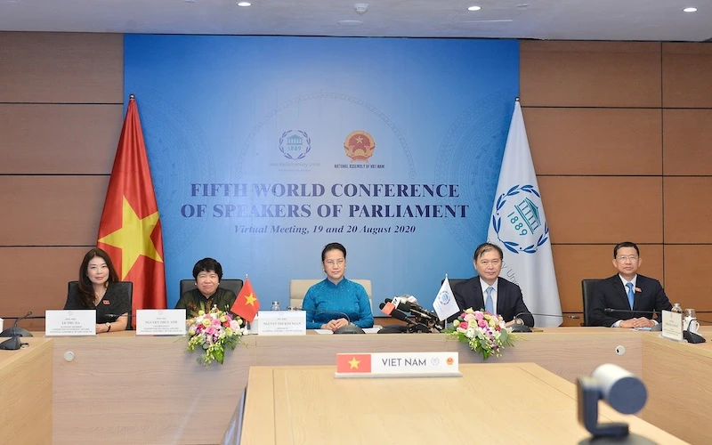 Chủ tịch Quốc hội Nguyễn Thị Kim Ngân và các đại biểu Quốc hội Việt Nam. (Ảnh: HOÀNG QUỲNH)