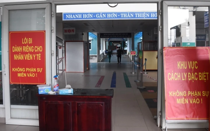 Bệnh viện dã chiến Hoà Vang, khu vực dành riêng cho nhân viên y tế.
