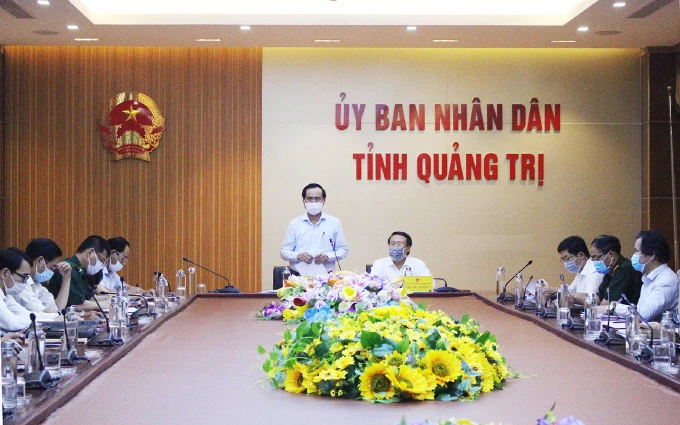 Chủ tịch UBND tỉnh Võ Văn Hưng phát biểu kết luận tại cuộc họp ngày 25-8