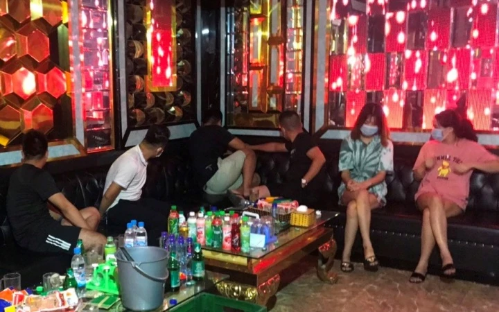 Cơ sở karaoke An Bảo Nhi ở xã Minh Tân (huyện Thủy Nguyên) vẫn lén lút hoạt động.
