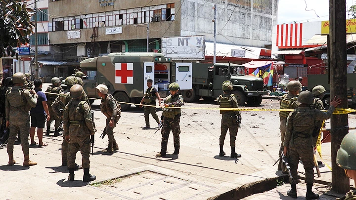 Cảnh sát phong tỏa hiện trường vụ đánh bom tại Jolo. Ảnh: AP
