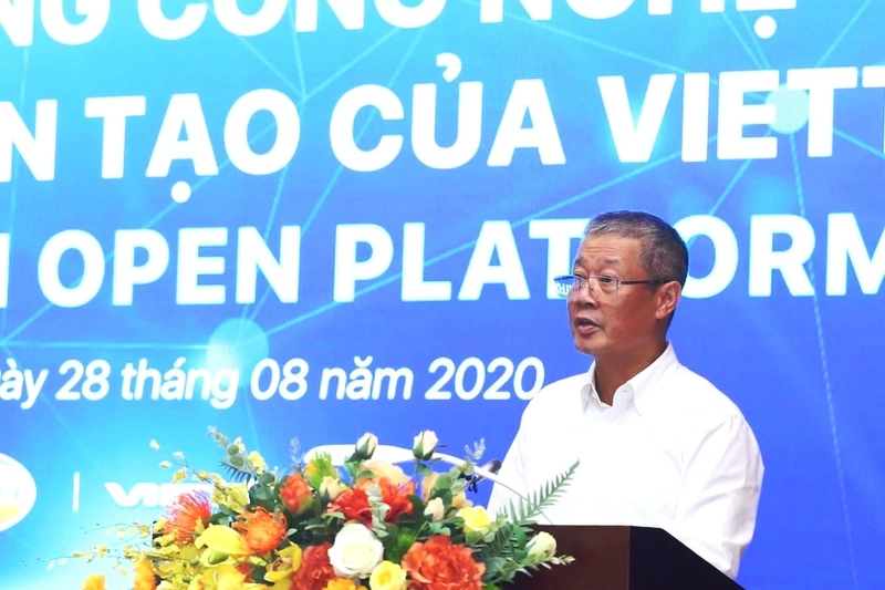 Thứ trưởng TT-TT Nguyễn Thành Hưng phát biểu tại lễ ra mắt.