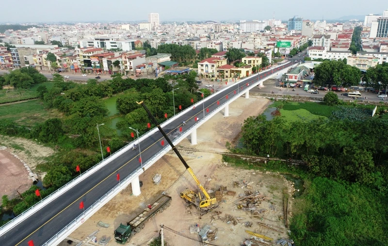 Cầu vượt đường Xương Giang (TP Bắc Giang) do Công ty TNHH xây dựng  Tân Thịnh thi công hoàn thành vượt tiến độ.
