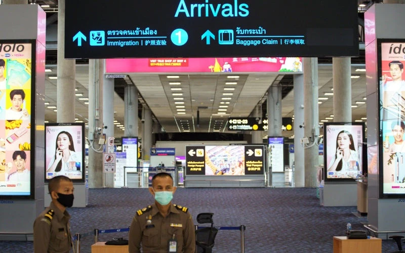 Sân bay quốc tế Suvarnabhumi tại Thủ đô Bangkok vắng bóng hành khách do ảnh hưởng của dịch Covid-19. (Ảnh: Reuters)