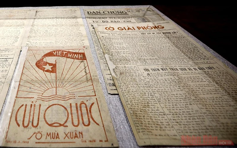Báo Cờ giải phóng là cơ quan tuyên truyền cổ động trung ương của Đảng Cộng sản Đông Dương.