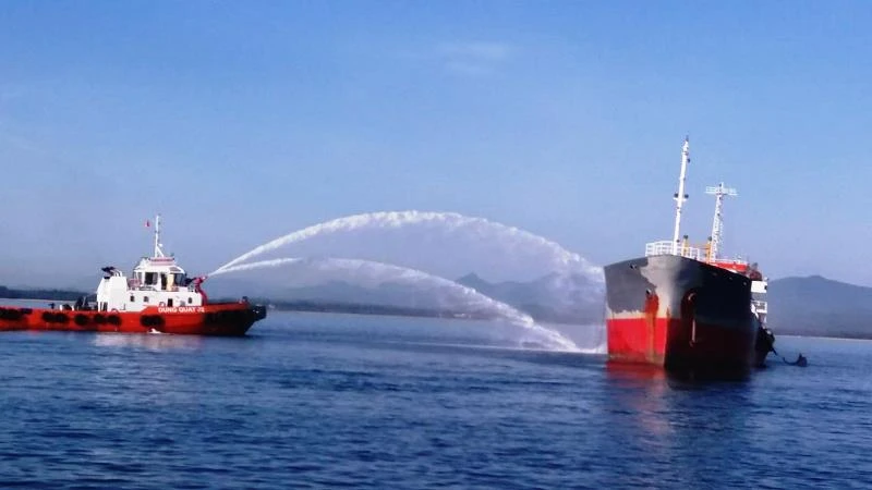 Phương tiện chuyên dụng chữa cháy tàu chở dầu Trung Thảo 36-BLC.