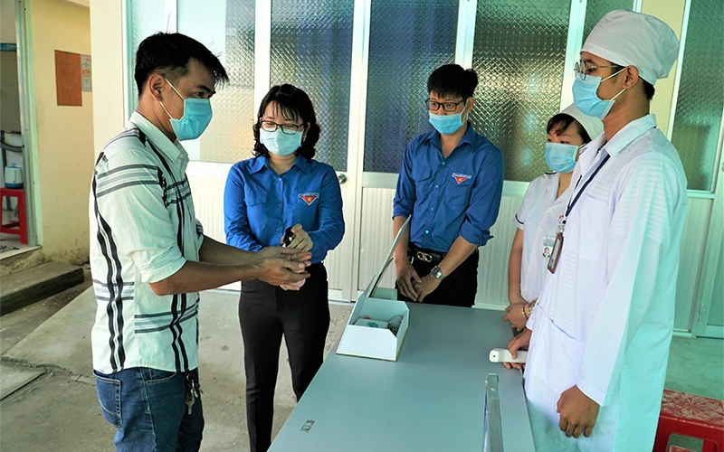 Một điểm rửa tay sát khuẩn ở vùng có đông đồng bào Khmer.