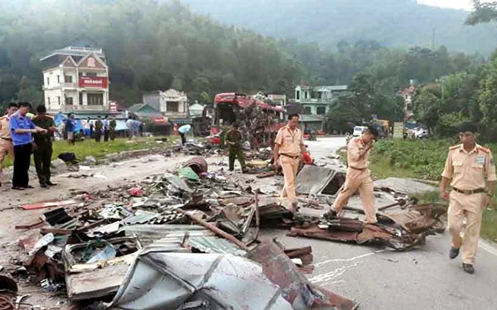 Một vụ tai nạn giao thông nghiêm trọng tại tỉnh Hòa Bình.