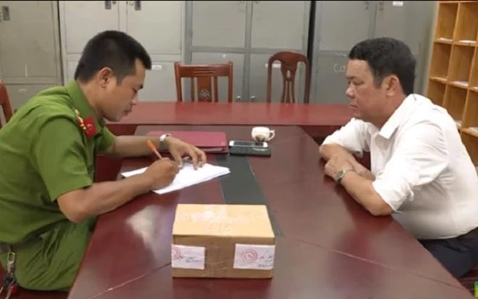 Khởi tố, bắt tạm giam đối tượng dùng súng đe dọa lái xe tải tại Bắc Ninh