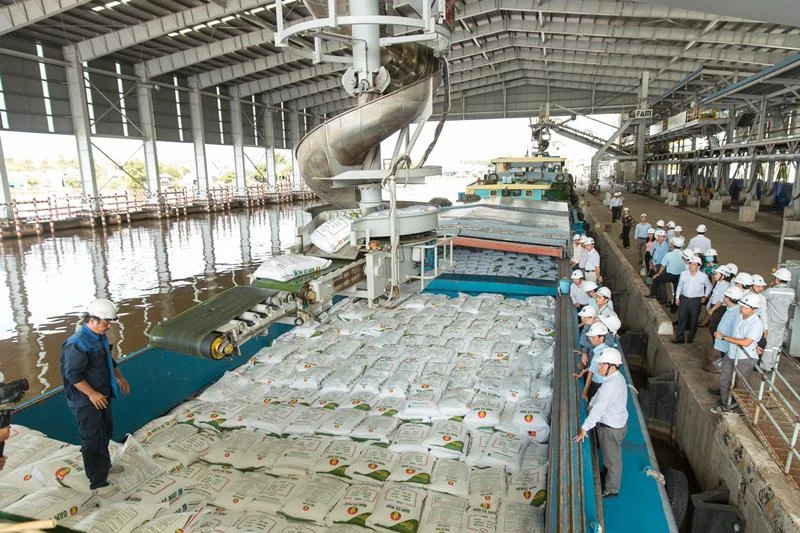 Lô sản phẩm đạt mức 7 triệu tấn của Nhà máy Đạm Cà Mau.