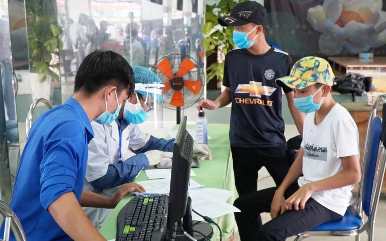 Công dân về từ Đà Nẵng phải khai báo y tế và tự chịu trách nhiệm về tính chính xác của thông tin đăng ký.