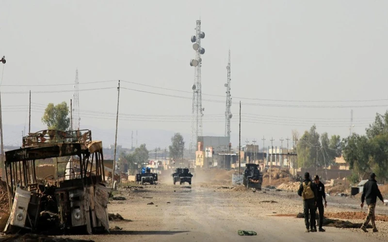 Lực lượng đặc nhiệm Iraq tham gia chiến dịch chóng IS tại Kokjali, phía tây Mosul, ngày 2-11-2016. (Ảnh: Reuters)