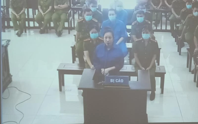 Bị can Nguyễn Thị Dương, vợ “Đường Nhuệ” lĩnh án 1 năm 6 tháng tù giam (Ảnh chụp qua màn hình)
