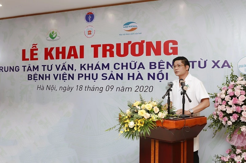 PGS, TS Nguyễn Duy Ánh, Giám đốc Bệnh viện Phụ sản Hà Nội phát biểu tại lễ khai trương.
