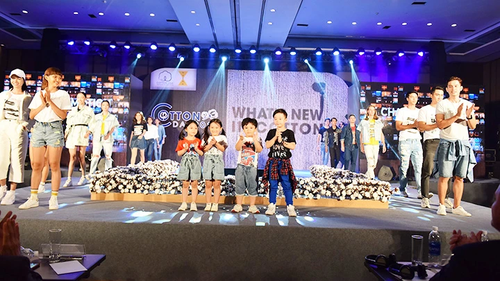 Biểu diễn thời trang tại Cotton Day Vietnam 2019.