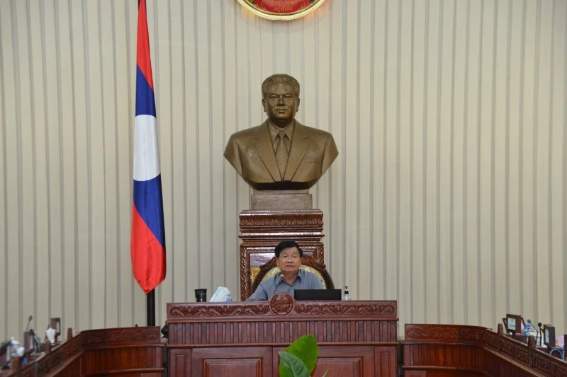 Thủ tướng Lào Thongloun Sisoulith khẳng định Lào sẽ hạn chế nhập khẩu hàng hóa xa xỉ, tăng cường xuất khẩu để tăng thu ngân sách.