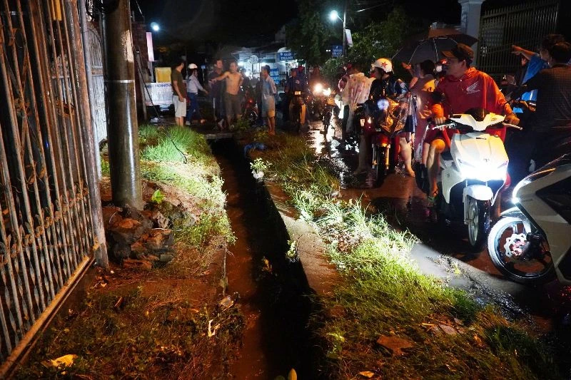 Nơi hai nạn nhân rơi xuống mương tại xã Gia Tân 1, huyện Thống Nhất.