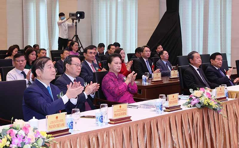 Chủ tịch QH Nguyễn Thị Kim Ngân và các đại biểu tại đại hội.