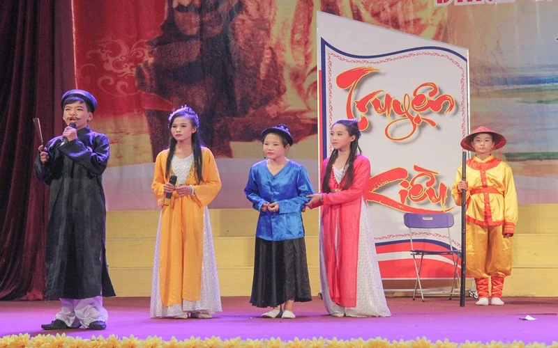 Học sinh Nghi Xuân biểu diễn trò Kiều. 
