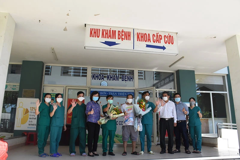Bệnh nhân cuối cùng mắc Covid-19 tại Đà Nẵng xuất viện sáng nay, 23-9.