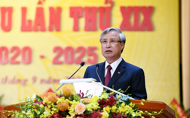 Đồng chí Trần Quốc Vượng phát biểu chỉ đạo tại Đại hội.