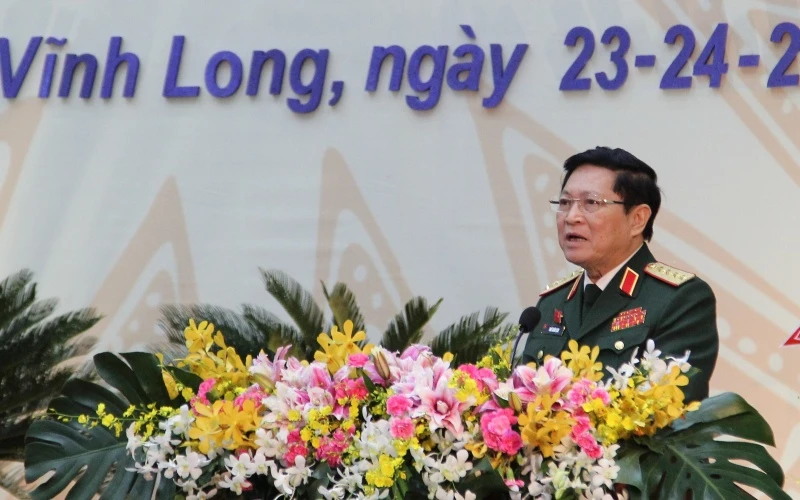 Đại tướng Ngô Xuân Lịch phát biểu chỉ đạo Đại hội Đảng bộ tỉnh Vĩnh Long ngày 24-9. 
