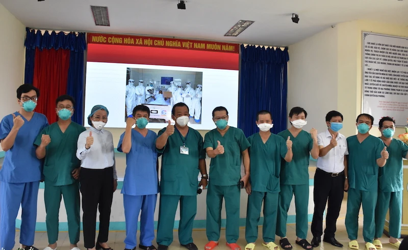 Đội phản ứng nhanh của Bệnh viện Chợ Rẫy tại Bệnh viện  phổi Đà Nẵng