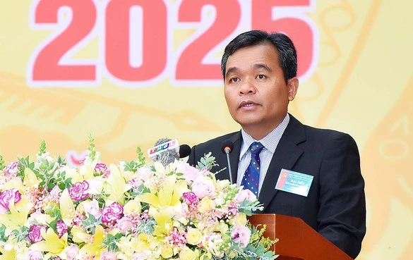 Đồng chí Hồ Văn Niên, Ủy viên Dự khuyết BCH T.Ư Đảng (khóa XII) tái đắc cử chức Bí thư Tỉnh ủy Gia Lai, nhiệm kỳ 2020-2025.