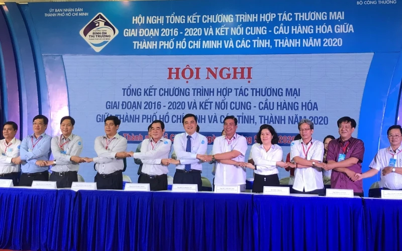 Ngành công thương TP Hồ Chí Minh và các tỉnh, thành phố khác ký kết thỏa thuận hợp tác thương mại giai đoạn 2021-2025.