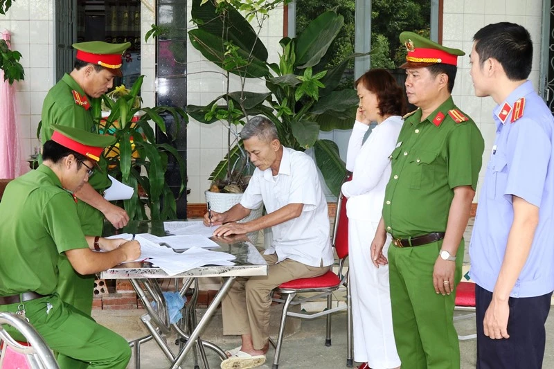 Công an tỉnh Quảng Bình khởi tố giám đốc doanh nghiệp trốn thuế.