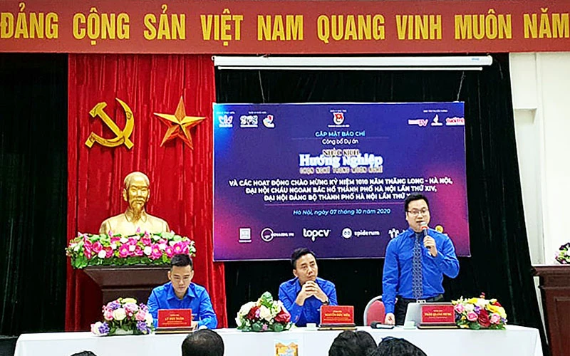 Đại diện Thành đoàn Hà Nội thông tin về các sự kiện của tuổi trẻ Thủ đô chào mừng kỷ niệm 1010 năm Thăng Long - Hà Nội.