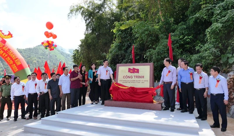 Lễ khánh thành công trình đường giao thông liên kết các vùng phát triển kinh tế - xã hội phía đông tỉnh Hà Giang, giáp ranh tỉnh Cao Bằng.