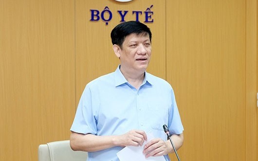 Quyền Bộ trưởng Y tế Nguyễn Thanh Long phát biểu tại buổi giao ban.