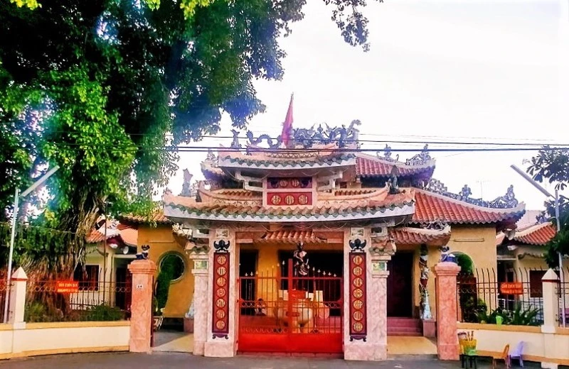Đền thờ Nguyễn Trung Trực tọa tại số 8 đường Nguyễn Công Trứ, phường Vĩnh Thanh, TP Rạch Giá.