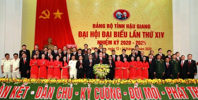 Ra mắt Ban Chấp hành Đảng bộ tỉnh Hậu Giang khóa 14 nhiệm kỳ 2020 - 2025. 