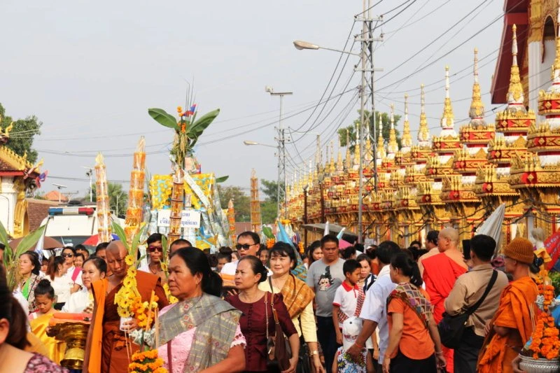 Lễ hội Thạt Luổng năm 2019 với sự tham dự của hàng chục nghìn người dân Lào và khách quốc tế.