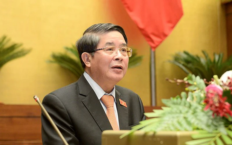Chủ nhiệm Ủy ban Tài chính, Ngân sách của Quốc hội Nguyễn Đức Hải trình bày báo cáo thẩm tra tình hình thực hiện NSNN.