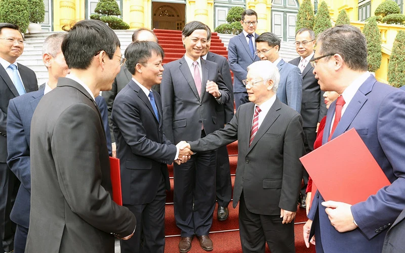Tổng Bí thư, Chủ tịch nước Nguyễn Phú Trọng với các đại sứ, trưởng cơ quan đại diện Việt Nam tại nước ngoài. Ảnh: TRÍ DŨNG (TTXVN)