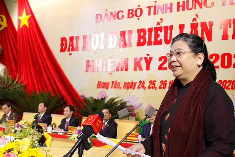 Đồng chí Tòng Thị Phóng, Phó Chủ tịch Thường trực Quốc hội phát biểu chỉ đạo Đại hội Đại biểu Đảng bộ tỉnh Hưng Yên lần thứ 19.
