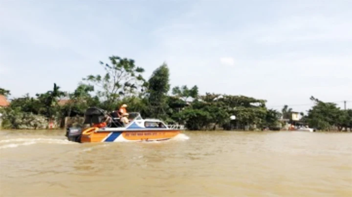 Một trong các xuồng cứu hộ DTQG được sử dụng tại Quảng Bình. Nguồn: nhandan.com.vn