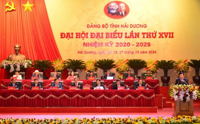Đoàn Chủ tịch Đại hội Đảng bộ tỉnh Hải Dương.