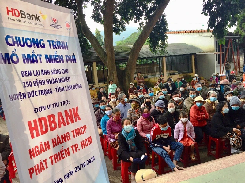 HDBank tiếp tục hành trình "đem lại ánh sáng cho người nghèo bị đục thủy tinh thể" cho gần 300 bệnh nhân tỉnh Lâm Đồng.