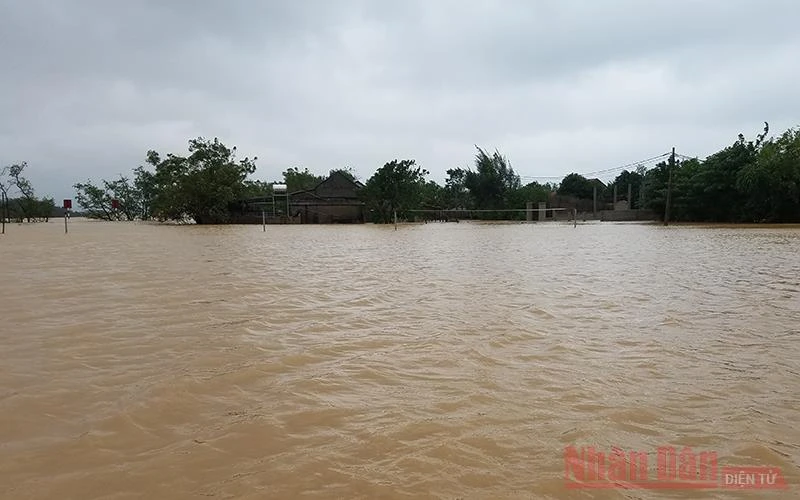 Nhiều khu vực ở huyện Quảng Ninh, Quảng Bình, chìm trong lũ vào giữa tháng 10 vừa qua (Ảnh: Hương Giang). 